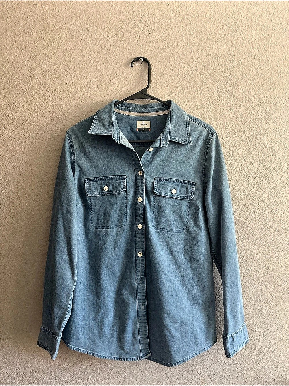 Ridgecut Denim Button Down Shirt in Blue Size Medium Like New